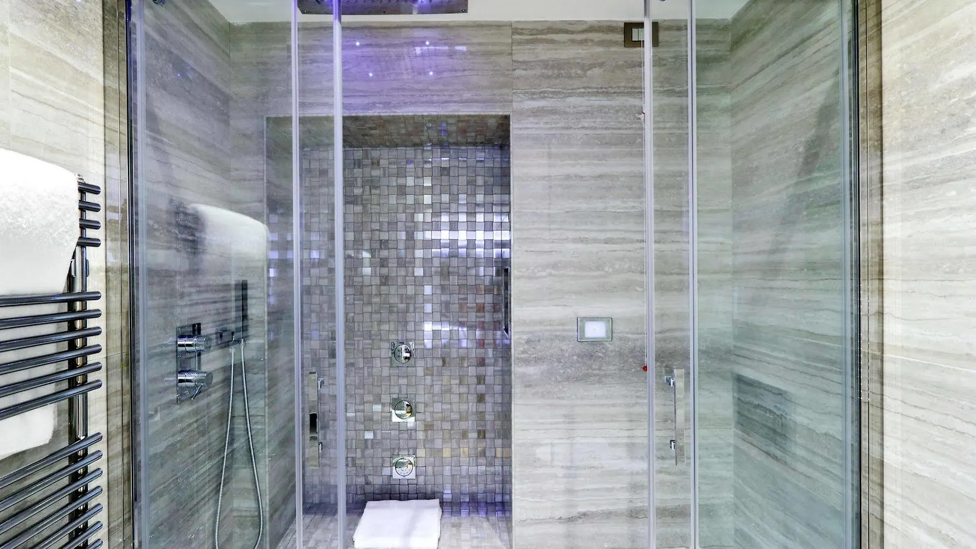 Bq House Colosseum Luxury Rooms 3*, Rome Italy